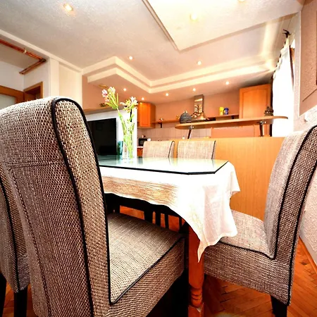 Villa Nour El Donya - Your Touch Of In The River-heart Of Bihac